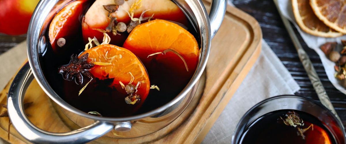 Varené víno v hrnci